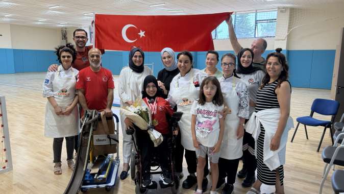 Dünya şampiyonu Havva Alyurt’a sürpriz kutlama