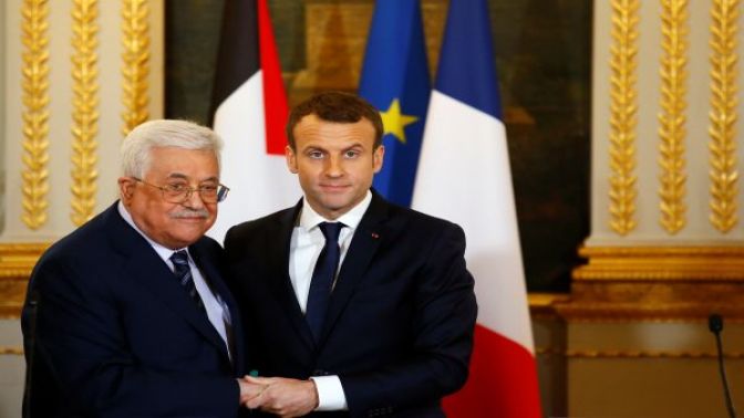 Emmanuel Macron, Mahmud Abbasla görüştü