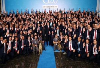Erdoğan'dan G20 sonrası personelle hatıra pozu