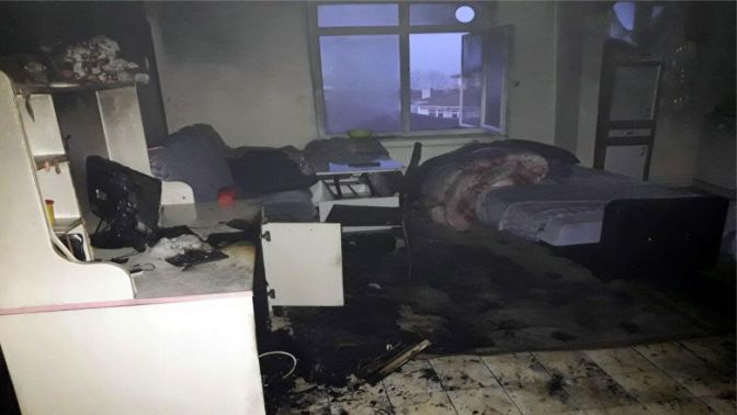 Evde bilgisayardan yangın çıktı; 3 kişi dümandan etkilendi