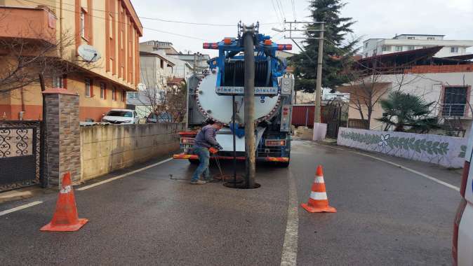 Gebze’nin altyapı hatlarında temizlik yapılıyor