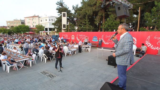 Gebzeliler büyük iftarda meydanda buluştu
