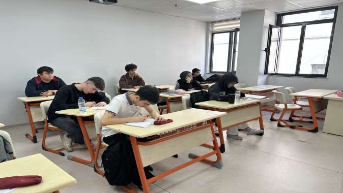 Gençlik Merkezi’nde üniversiteye hazırlık maratonu başladı