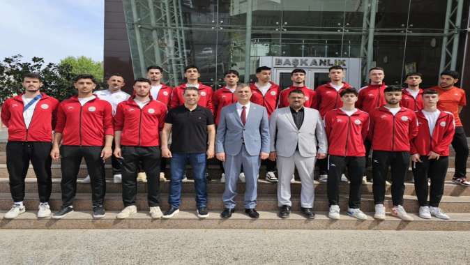 GÖLCÜK BELEDİYESPOR VOLEYBOL TAKIMIMININ HEDEFİ TÜRKİYE ŞAMPİYONASI