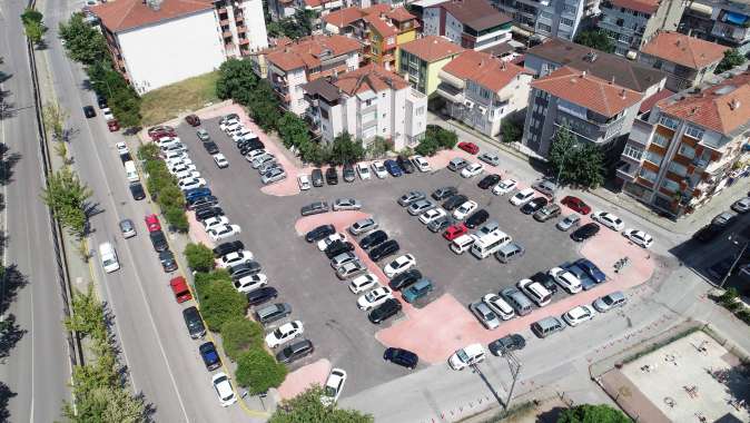 Gölcük’te otopark sorunu çözüldü