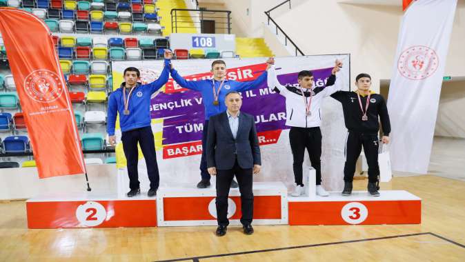 Güreşçiler Türkiye Şampiyonası yolcusu