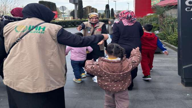 İHH Dilovasından Çocuklara Bayram Sevinci