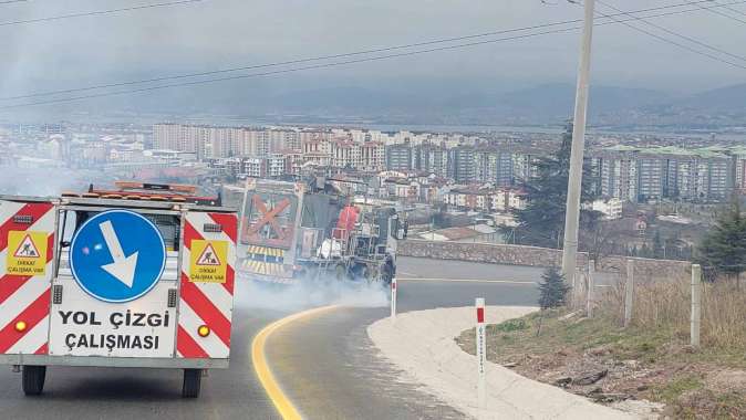 İlimtepe yoluna uzun ömürlü asfalt ve sarı yol çizgisi