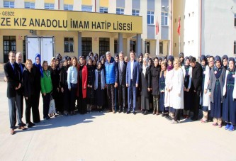 İNSAN EDEBİ VE AHLAKI İLE GÜZELDİR
