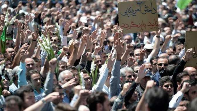 İran sokağa döküldü: Suudi Arabistana ölüm sloganları!