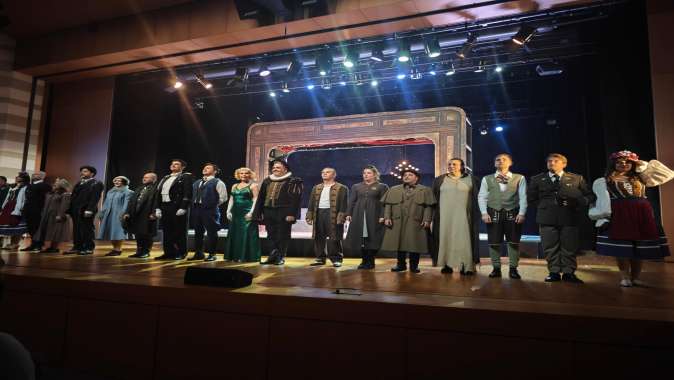İstanbul’da Kocaeli Şehir Tiyatroları rüzgârı esti