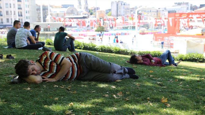İstanbulda bugün sıcaklık rekor kırdı