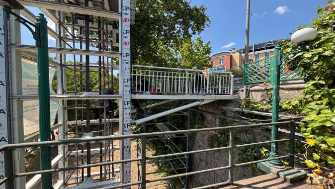 İzmit Tren Garı asansör kulesinde cam montajı tamam