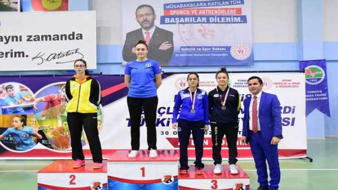 Kağıtsporlu masa tenisçi Betül, Türkiye 3.’sü oldu