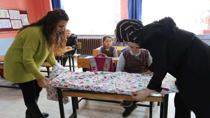 KO-MEK Vefası’ndan çocuklara karne hediyesi