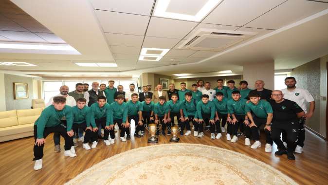 Kocaelispor’un şampiyon gençleri Büyükakın’a geldi