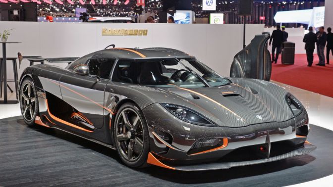 Koenigsegg Bugatti'nin dünya hız rekorunu kırdı