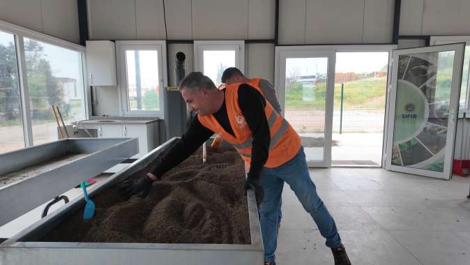 Kompost Üretim Tesisi, toprağa can oluyor