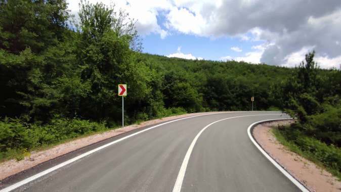 Körfez radar yolunda yol çizgileri çizildi