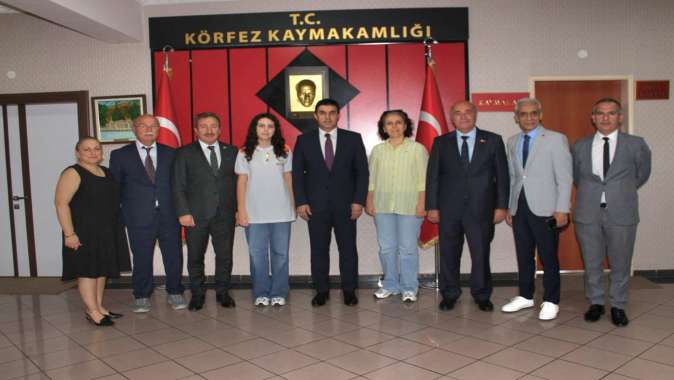 Körfezim Eğitim Kurumları şampiyonu protokole gitti