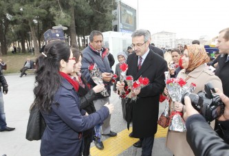 Köşker’den Gebzelilere sevgi çiçeği