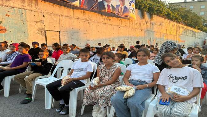 Mahallemde Sinema Var Tam Gaz Devam Ediyor