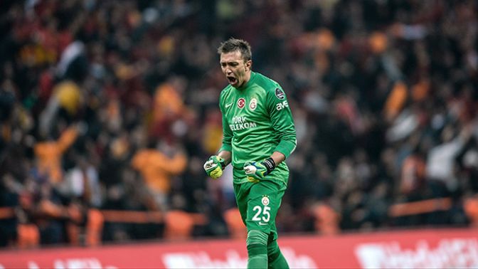 Muslera 3 yıl daha Galatasarayda