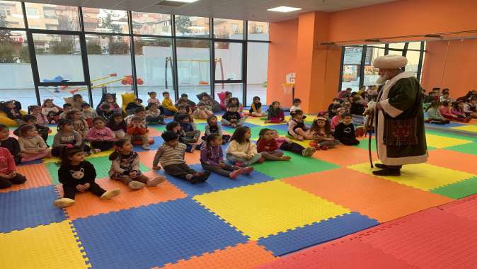 Nasreddin Hoca çocukları eğlendirdi