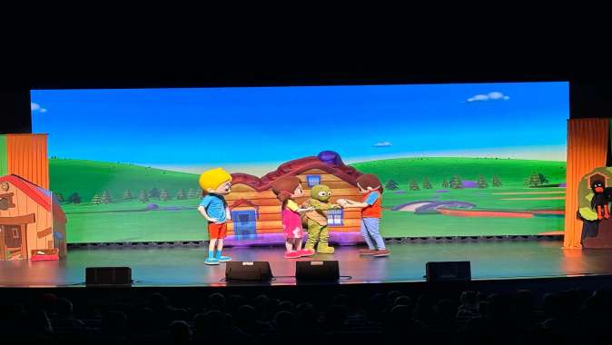 Niloya , Kocaeli'de Gizemli Bir Yolculuğa Çıkıyor