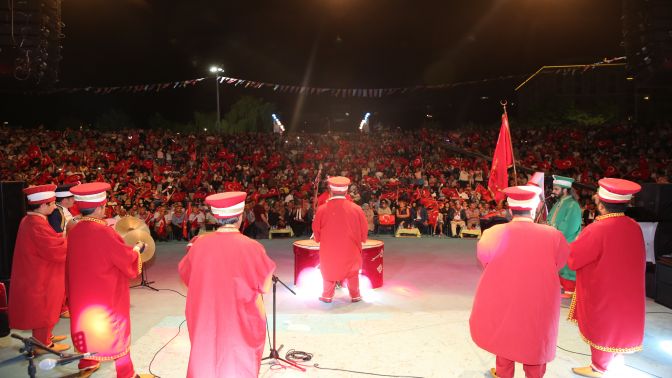 OSMANLI TORUNLARINDAN MUHTEŞEM GECE