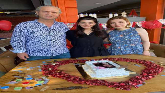 Pınar Gökçeye yeni yaş sürprizi