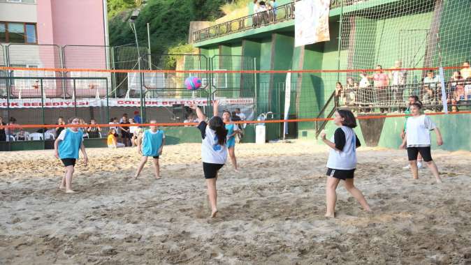 PLAJ VOLEYBOL TURNUVASI BAŞLIYOR