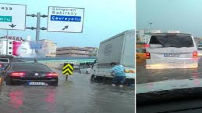 Son dakika... İstanbulda Temmuz ortasında sağanak yağmur şoku...