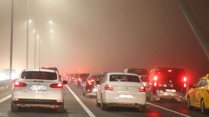 Son dakika: İstanbulda yoğun sis! Arabalı vapur seferleri iptal edildi