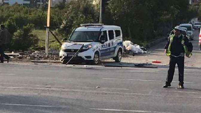 Son dakika: Mersinde polis aracına bombalı saldırı! Alarma geçildi...