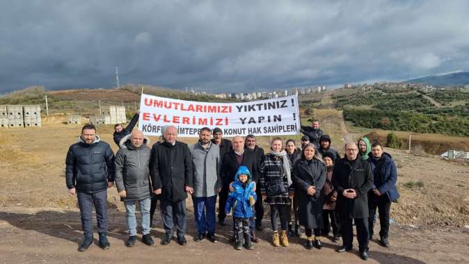 TAHSİN TARHAN: “KÖRFEZ’DE 1500 AİLENİN EVLERİ TESLİM EDİLMELİ”