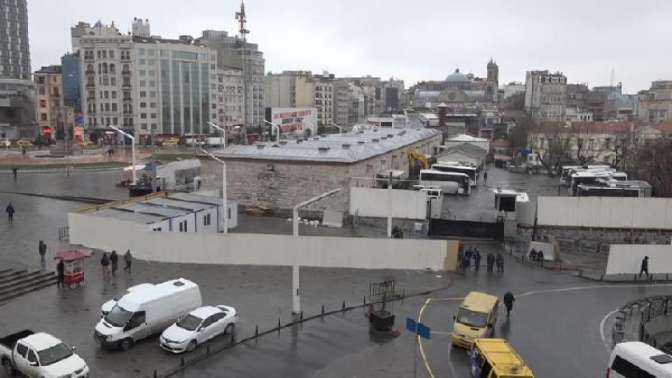 Taksimdeki cami alanında şantiye hazırlıklarına başlandı