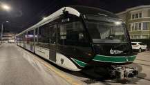 9. tramvay raylara indi, son araç yolda