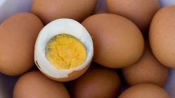 Almanya'da böcek ilaçlı yumurta alarmı