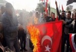 Bağdat'ta Türk Bayrağı'na alçak saldırı