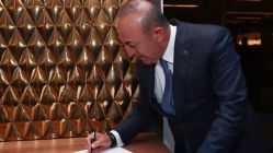 Bakan Çavuşoğlu İİT Çalışma Merkezi’nin tüzüğünü imzaladı
