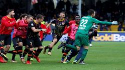 Benevento, Milan'ı son saniyede kalecisiyle yıktı