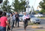 Diyarbakır'daki Patlamada Kundaktaki Bebek Saldırı Bölgesinden Çıkartıldı.