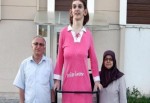 Dünyanın en uzun boylu kızı da YGS'ye girdi.