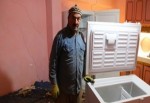 Erzurum'da aç kalan ayı eve girdi, buzdolabını talan etti