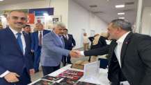 Gazeteci- Yazar Sarıçam, Çayırova'da imzaladı