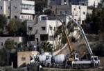 İsrail Filistinli bir ailenin evine beton döktü