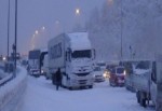 Kar fena bastırdı! Ulaşım neredeyse durdu