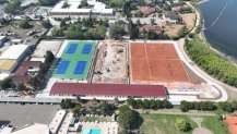 Tenis Merkezi’nde balon kortlar boyandı