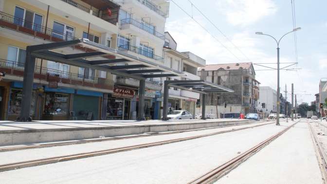 Tramvayda duraklar şekil almaya başladı